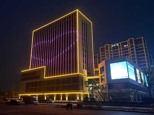 景觀亮化燈具選型避坑指南：LED、投光燈、線條燈如何搭配？